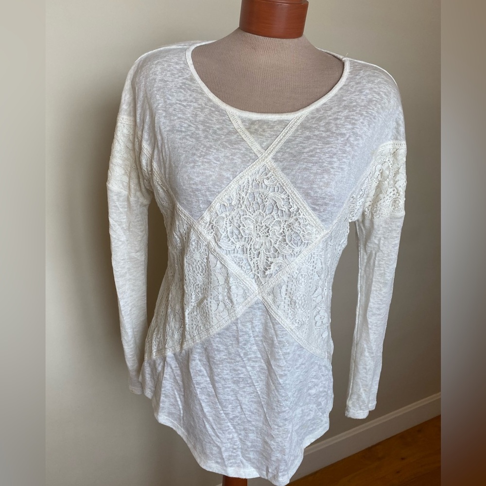 ⚜️Beautiful Cream Top!!!⚜️